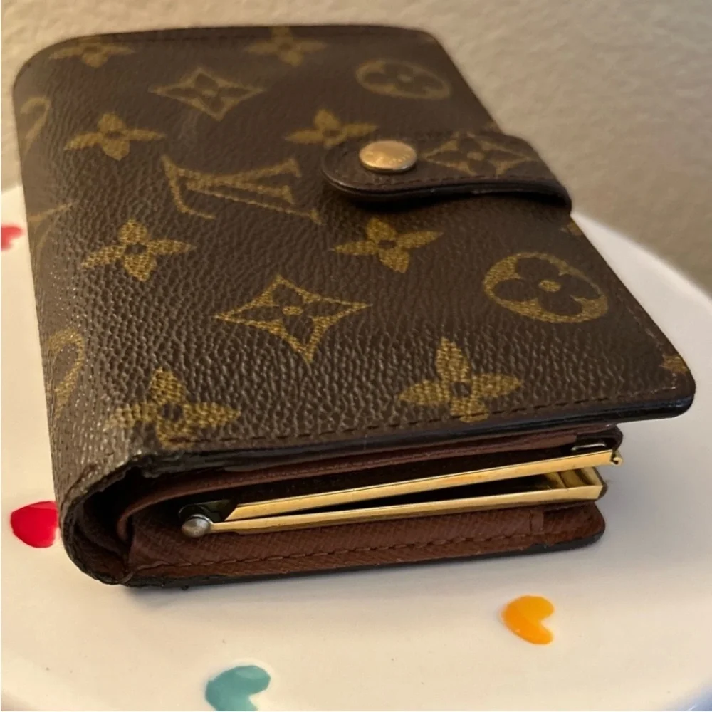 Louis Vuitton Monogram Kisslock Wallet